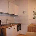 With 2 Bedrooms Hébergement de vacances